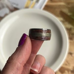 Men’s size 10 ring